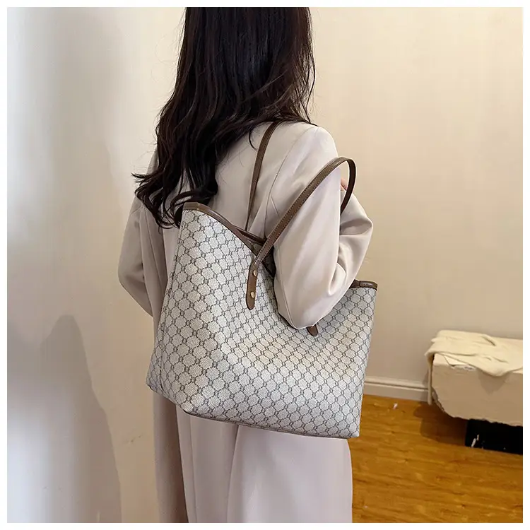 2025 Fashion Large Capacity Women's Brown Patterned Shoulder Bag — feature 44