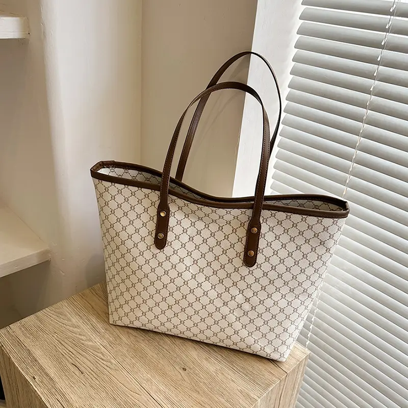 2025 Fashion Large Capacity Women's Brown Patterned Shoulder Bag - Image 3