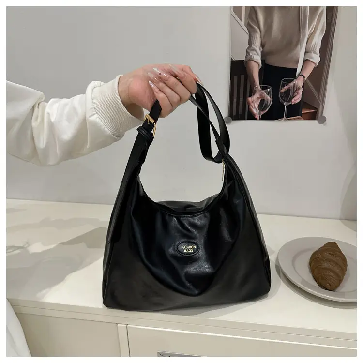 Black Niche Design Shoulder Bag for Women 2025 — feature 15