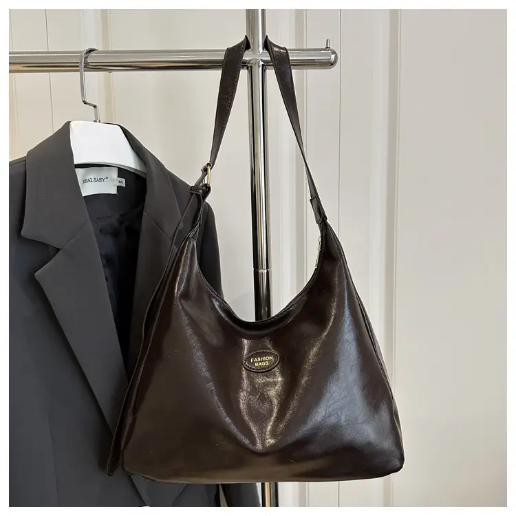 Black Niche Design Shoulder Bag for Women 2025 — feature 22