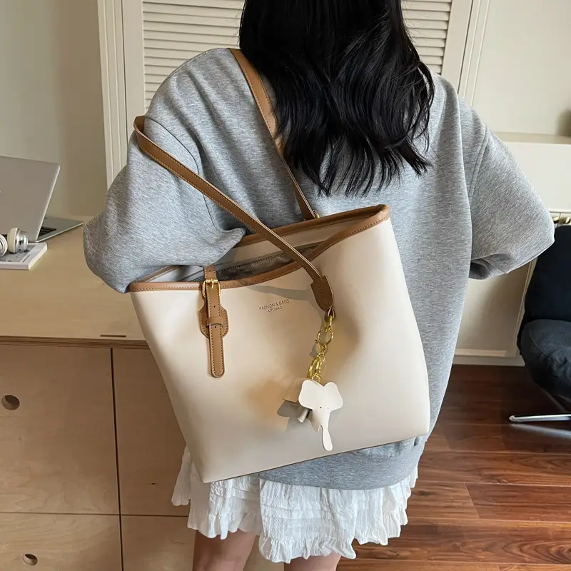 Large Capacity Women's Brown Leather Tote Bag with Gold Chain