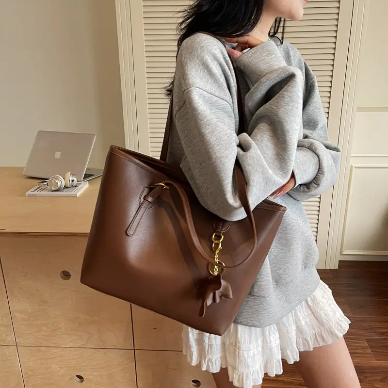 Large Capacity Women's Brown Leather Tote Bag with Gold Chain