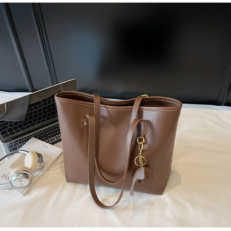 Large Capacity Women's Brown Leather Tote Bag with Gold Chain — feature 24