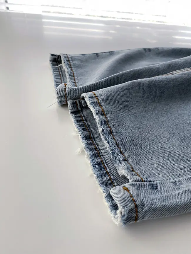 Korean Style Light Color Women's Thin Jeans with Belt — feature 13