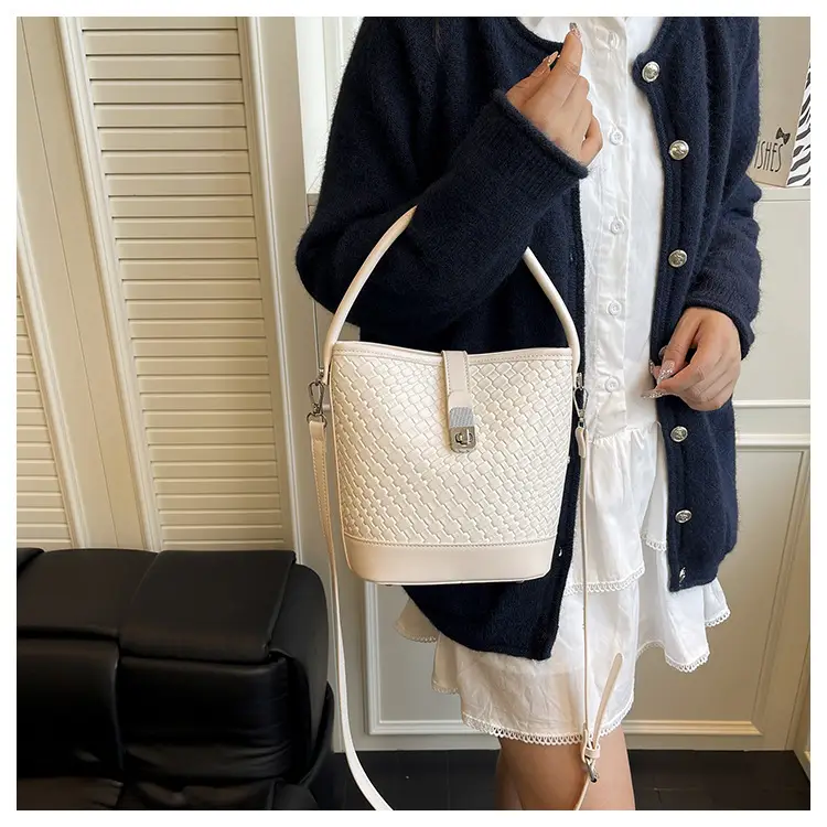 Green Crocodile Texture Bucket Bag for Women — feature 12
