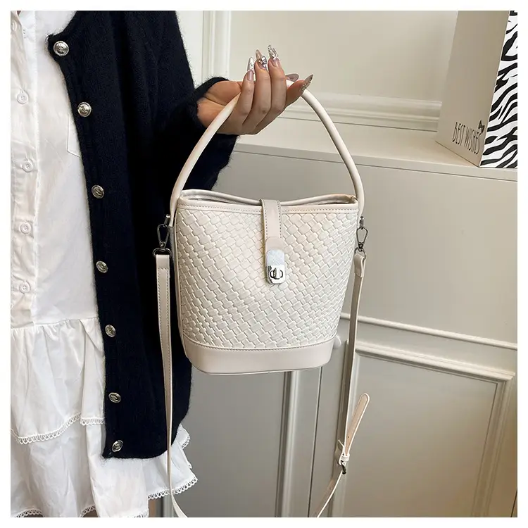 Green Crocodile Texture Bucket Bag for Women — feature 14