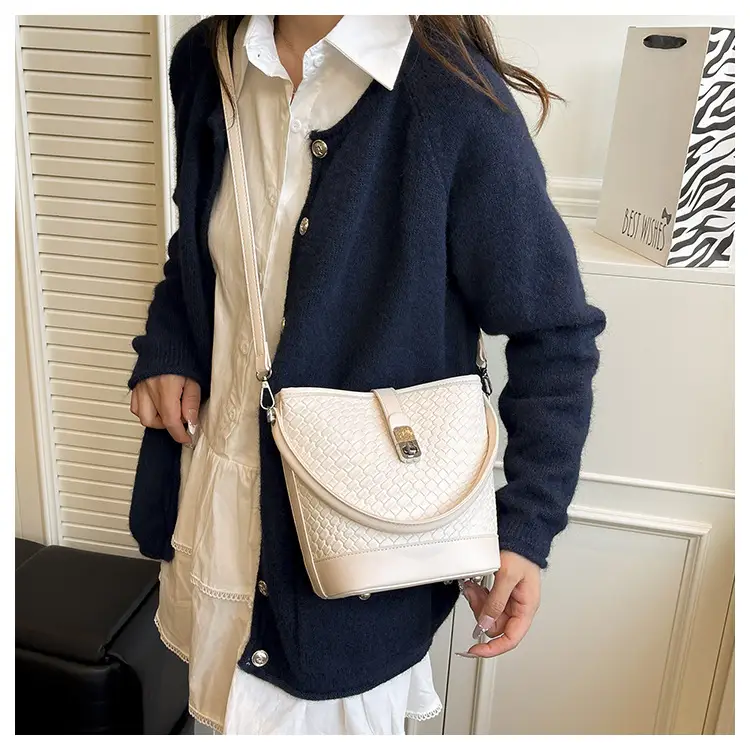 Green Crocodile Texture Bucket Bag for Women — feature 16