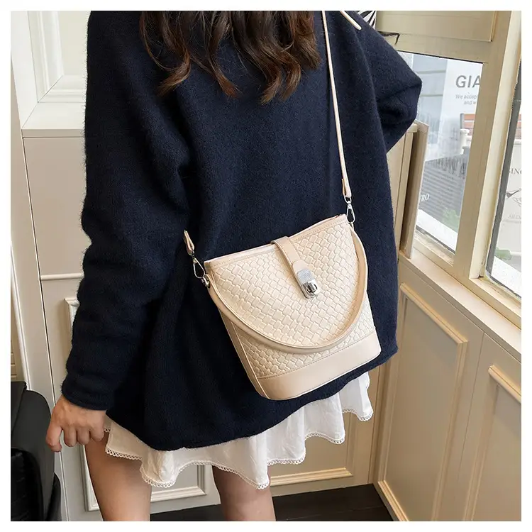 Green Crocodile Texture Bucket Bag for Women — feature 18