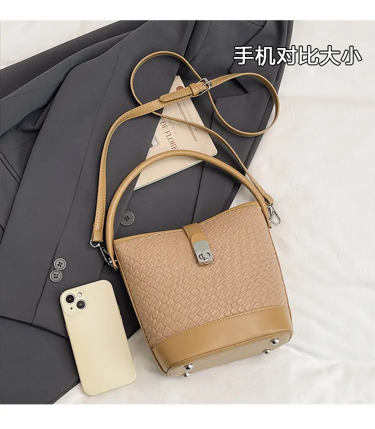 Green Crocodile Texture Bucket Bag for Women — feature 6