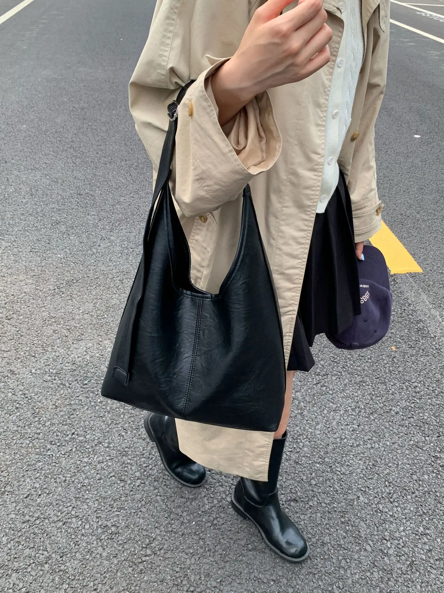 Korean Style Brown Leather Tote Bag Large Capacity - Image 6