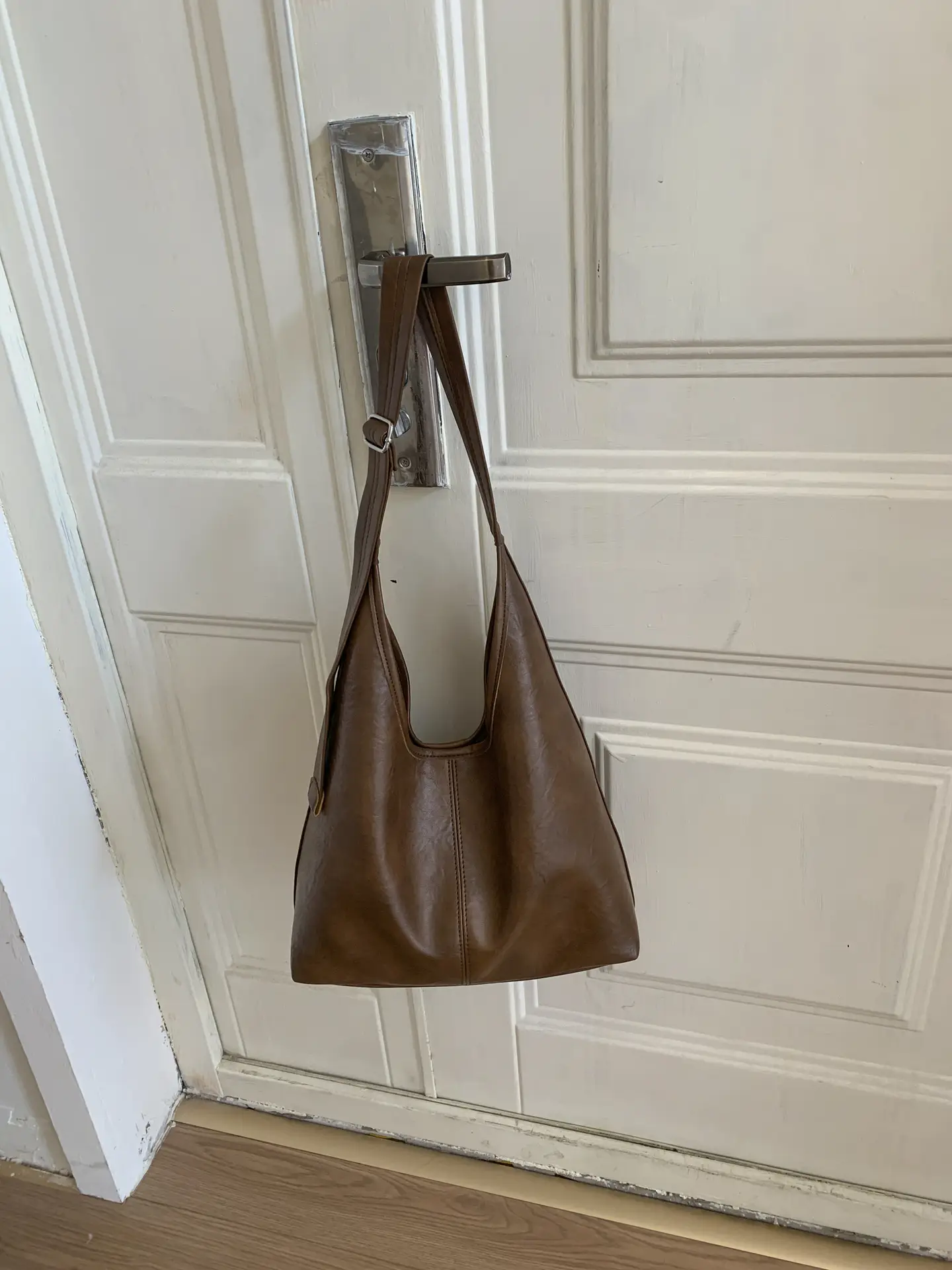 Korean Style Brown Leather Tote Bag Large Capacity - Image 3