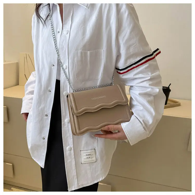 Orange Wave Chain Crossbody Bag for Women 2025 — feature 11
