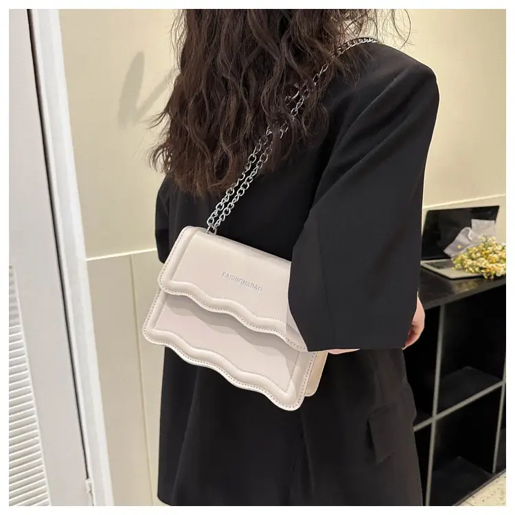 Orange Wave Chain Crossbody Bag for Women 2025 — feature 21