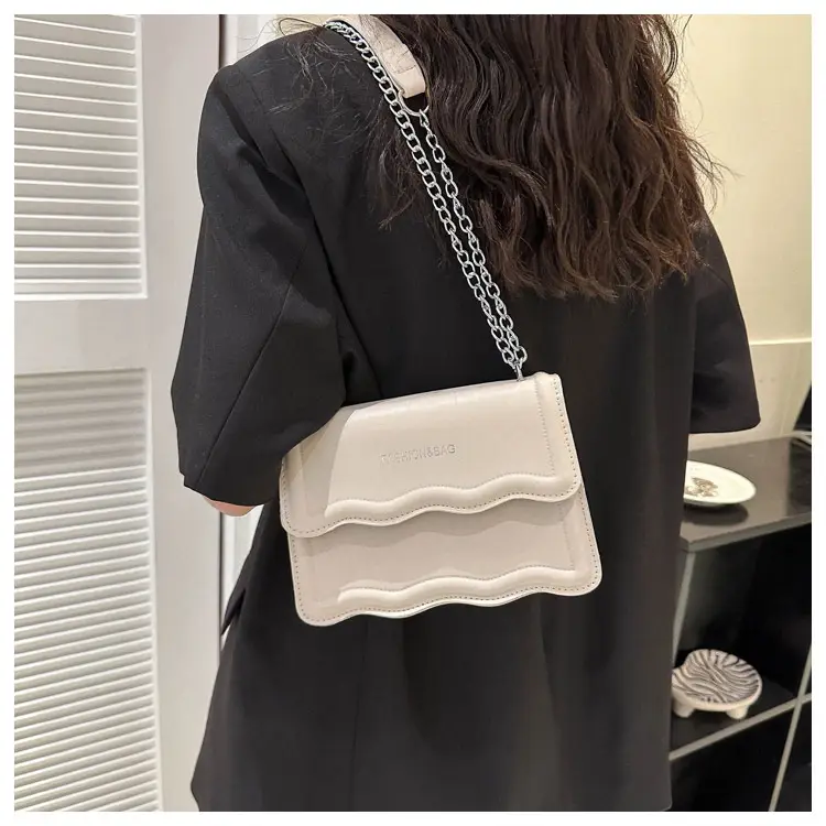 Orange Wave Chain Crossbody Bag for Women 2025 — feature 22