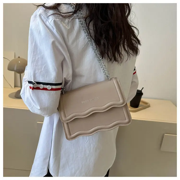 Orange Wave Chain Crossbody Bag for Women 2025 — feature 9