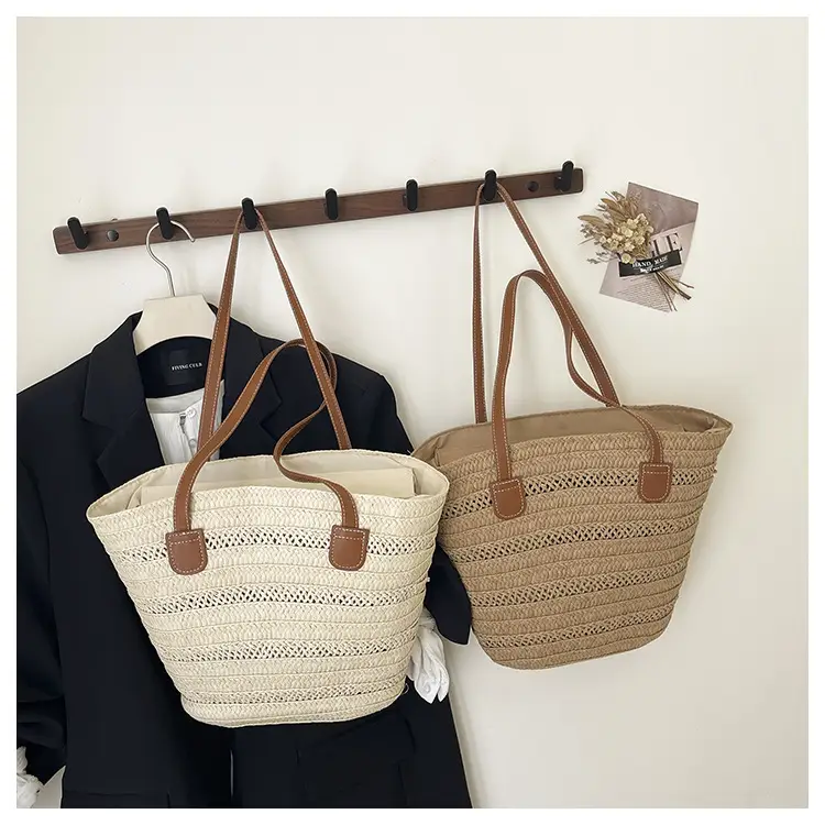 Women's Straw Crossbody Bag Large Capacity Beach Travel — feature 1