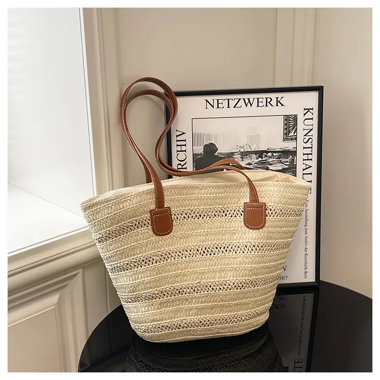 Women's Straw Crossbody Bag Large Capacity Beach Travel — feature 8