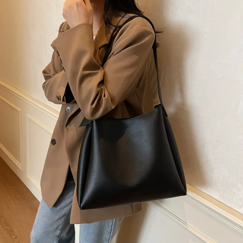 Black Leather Tote Bag for Women Large Capacity - Image 5