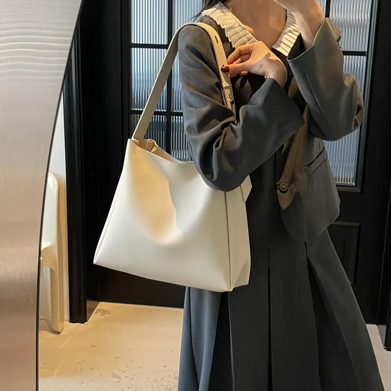 Black Leather Tote Bag for Women Large Capacity - Image 6