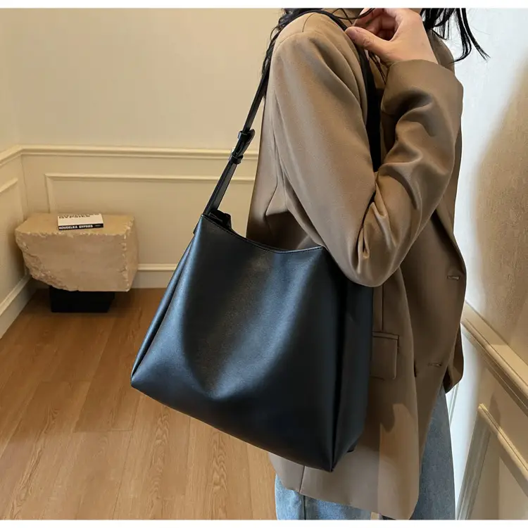 Black Leather Tote Bag for Women Large Capacity — feature 13