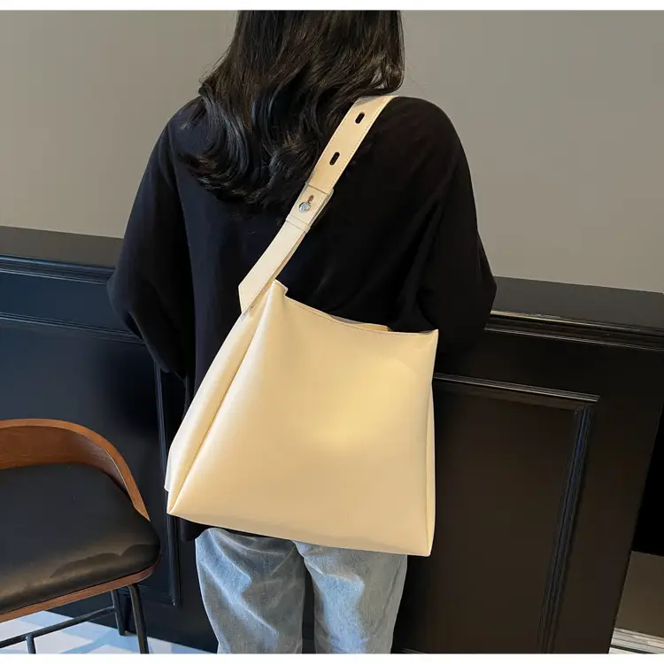 Black Leather Tote Bag for Women Large Capacity — feature 15