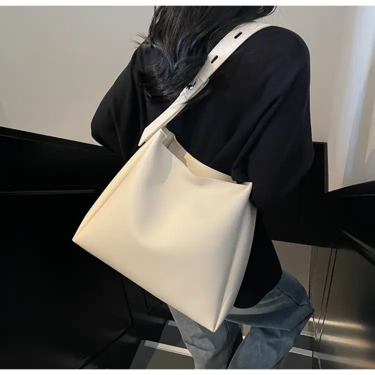 Black Leather Tote Bag for Women Large Capacity — feature 16
