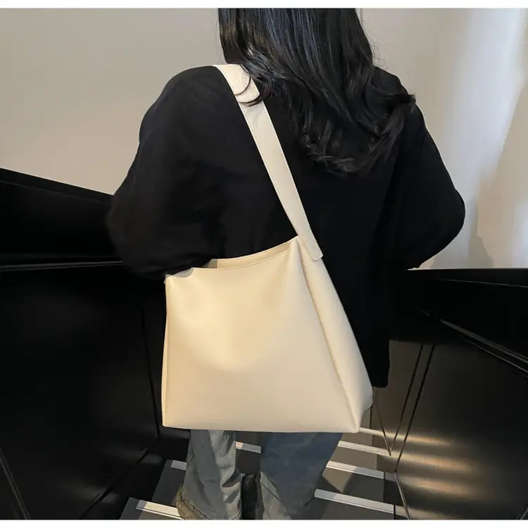 Black Leather Tote Bag for Women Large Capacity — feature 17