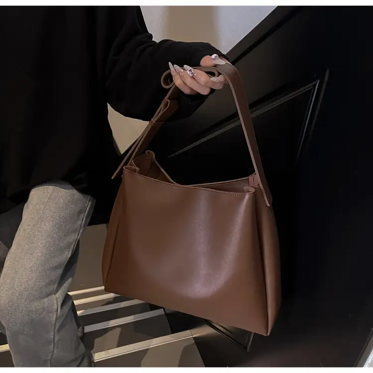 Black Leather Tote Bag for Women Large Capacity — feature 21