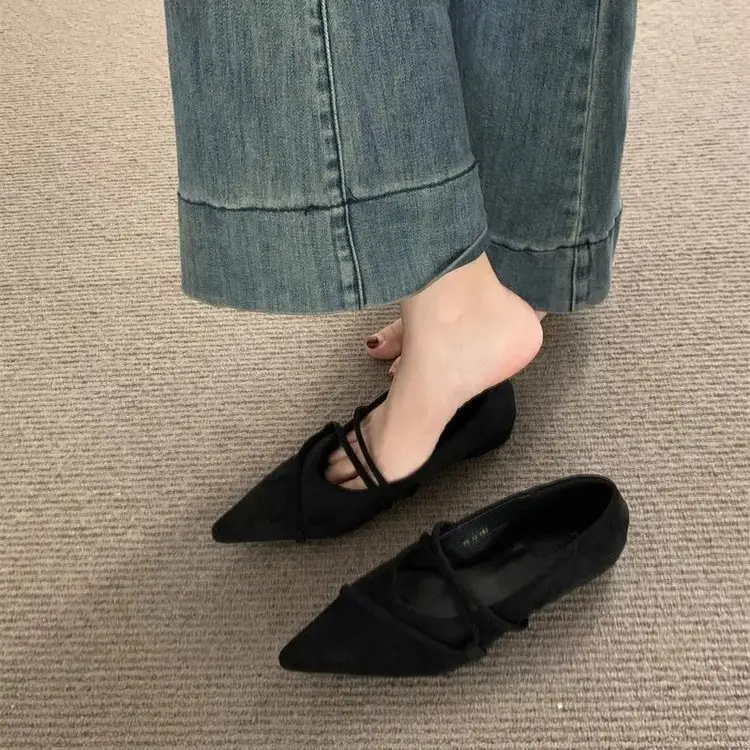 French-Style Pointed-Toe Flat Shoes with a Sense of Design, 2025 Autumn New Collection, Suitable for Pairing with Skirts, Women's Shoes, Vintage Mary Jane Shoes — feature 5