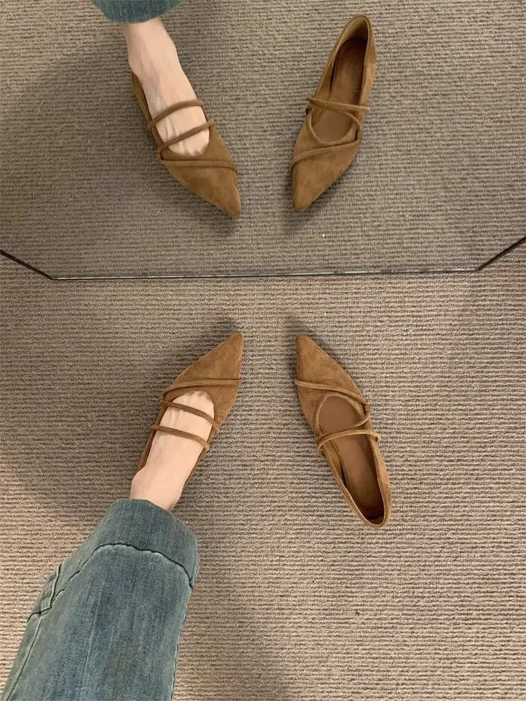 French-Style Pointed-Toe Flat Shoes with a Sense of Design, 2025 Autumn New Collection, Suitable for Pairing with Skirts, Women's Shoes, Vintage Mary Jane Shoes — feature 9