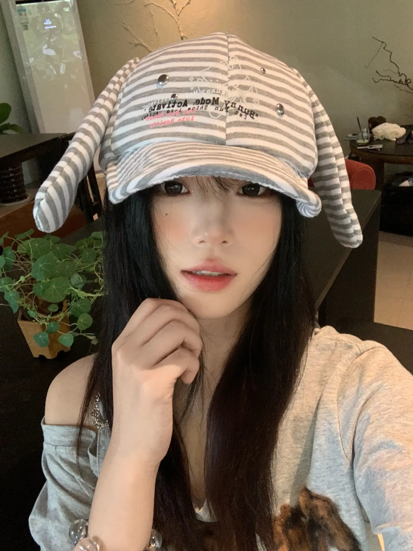 Women Striped Duckbill Cap Rabbit Ear Button — feature 10
