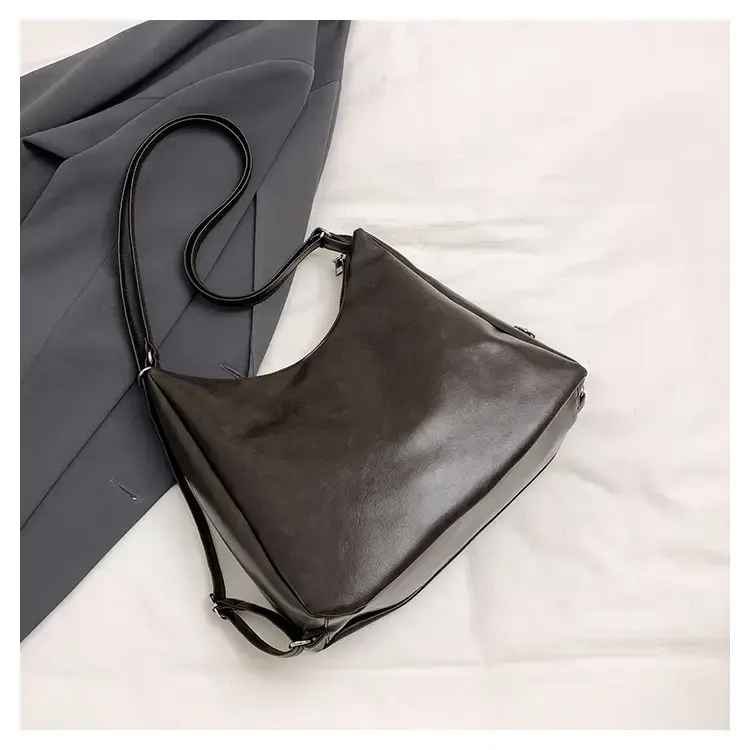 Black Leather Retro Shoulder Bag for Women — feature 16