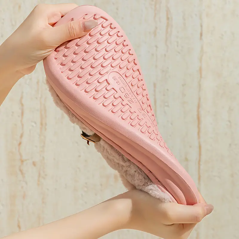 Winter Home Couple's Furry Slippers Fleece-Lined Thick-Soled Cotton Shoes Warm Non-Slip Lightweight Wear-Resistant Cotton Slippers That Feel Like Stepping on Shit - Image 9