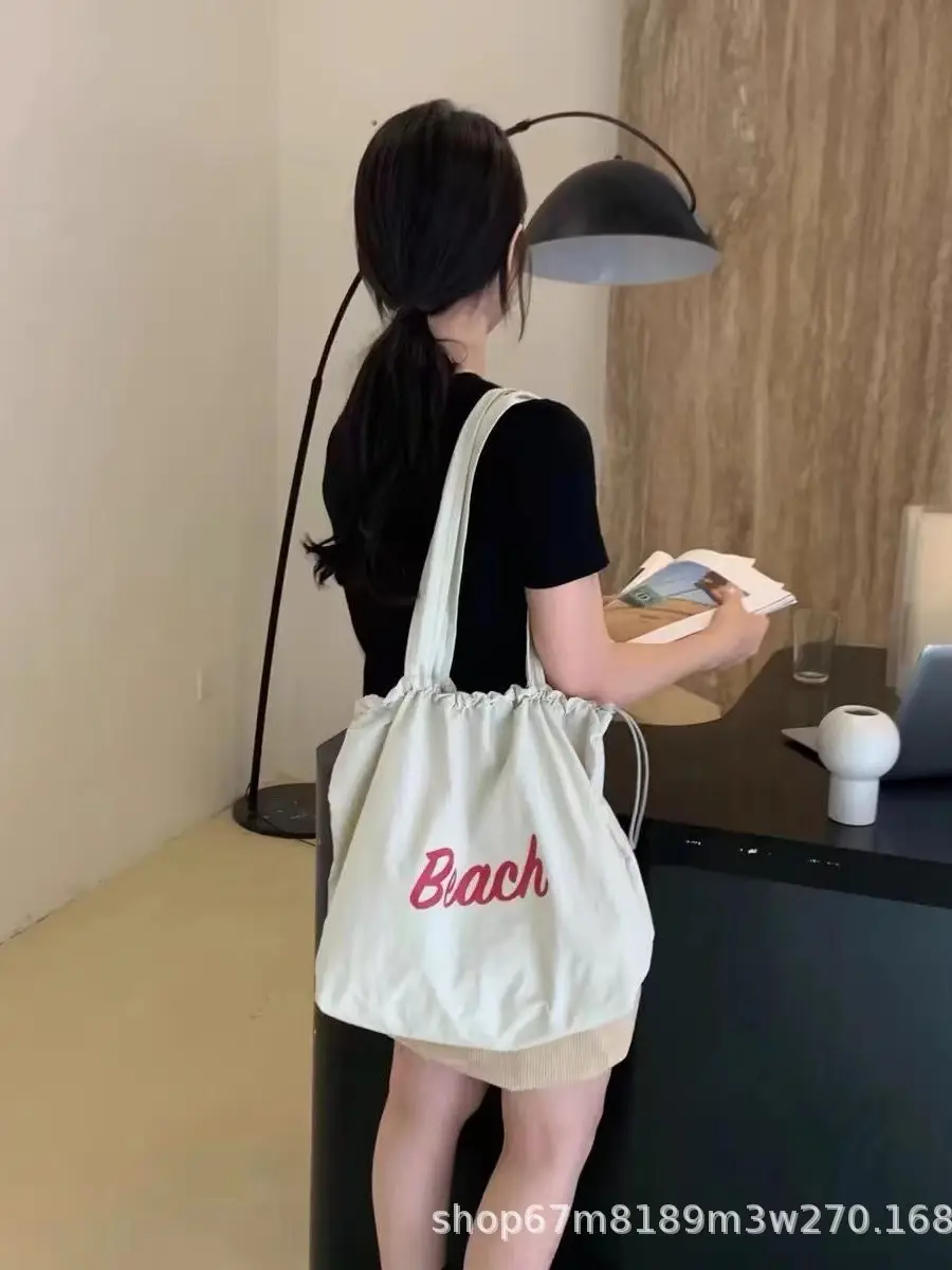 Red Blue Label Large Capacity Women's Shoulder Bag - Image 9