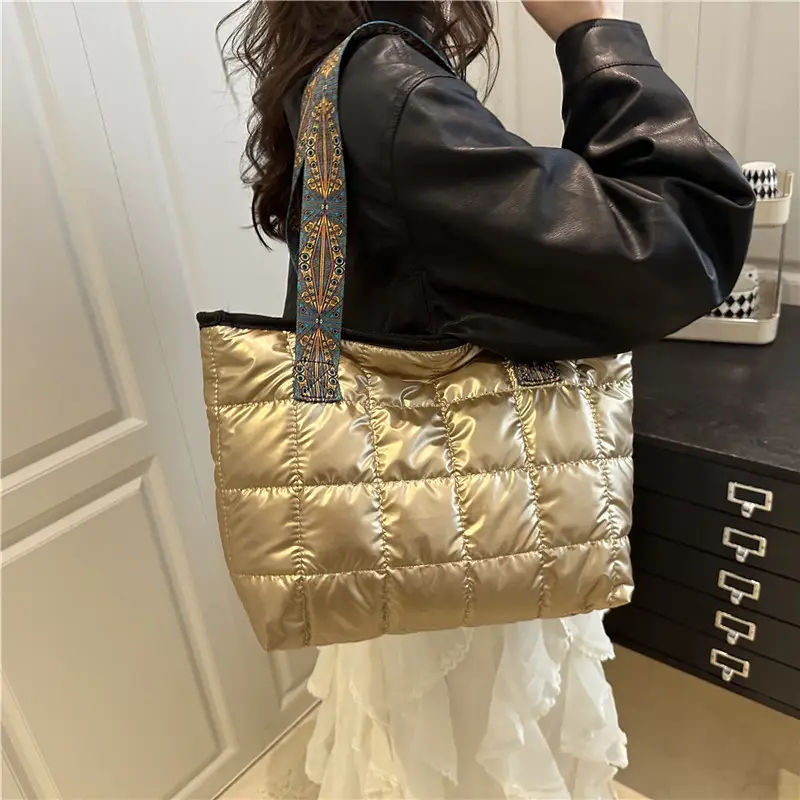 Gold Quilted Women's Shoulder Bag 2025 Winter Commute - Image 6