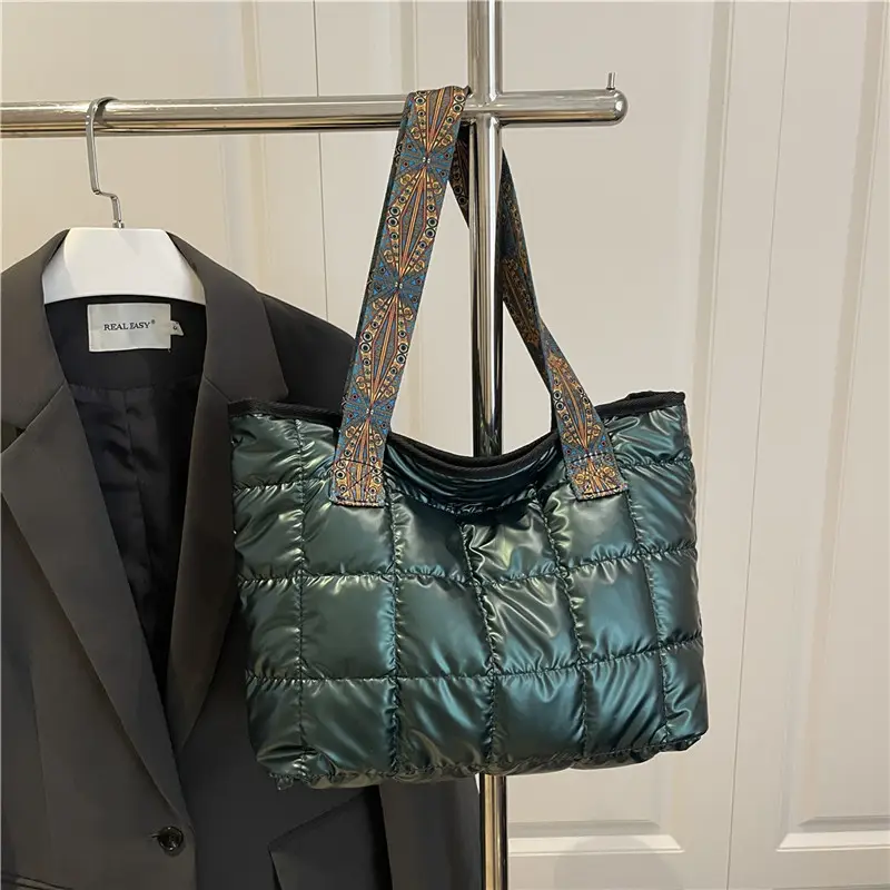 Gold Quilted Women's Shoulder Bag 2025 Winter Commute - Image 3