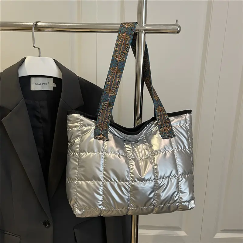 Gold Quilted Women's Shoulder Bag 2025 Winter Commute - Image 4