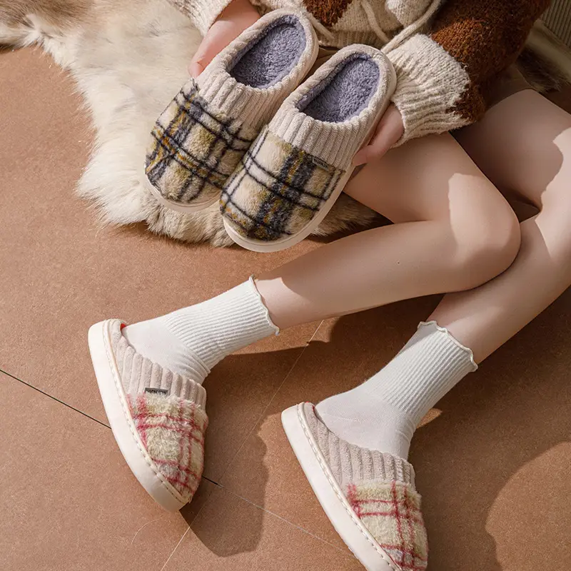 Manufacturer Wholesale Cotton Slippers for Women Winter Home Household Indoor Warm Non-Slip Thick-Soled Couple Wool Slippers for Men Autumn and Winter