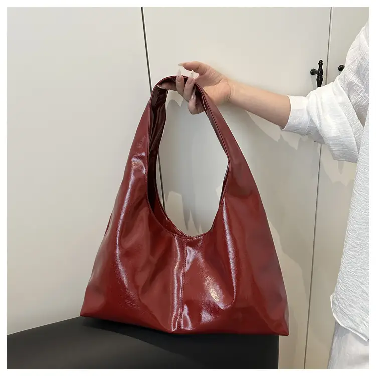 Women's Red Leather Shoulder Bag 2026 New Style — feature 50