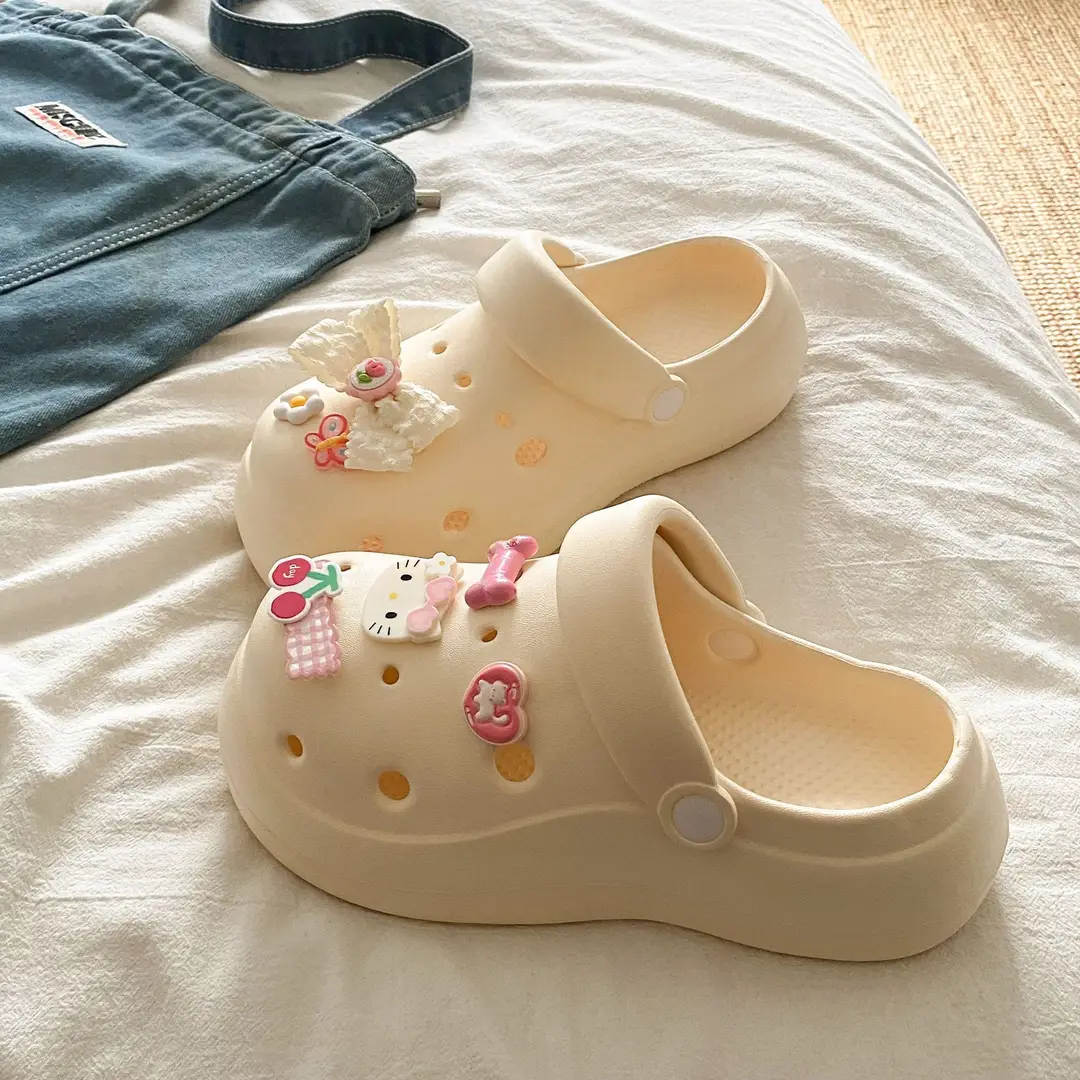 Popular Outdoor Eva Height-Increasing Clogs for the Back-To-School Season, High-Value Ins Beach Non-Slip Breathable Closed-Toe Sandals for Women