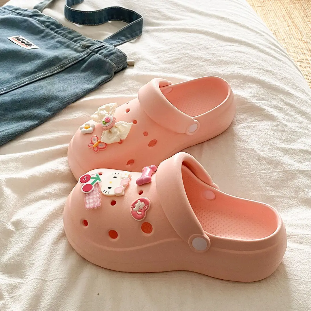 Popular Outdoor Eva Height-Increasing Clogs for the Back-To-School Season, High-Value Ins Beach Non-Slip Breathable Closed-Toe Sandals for Women