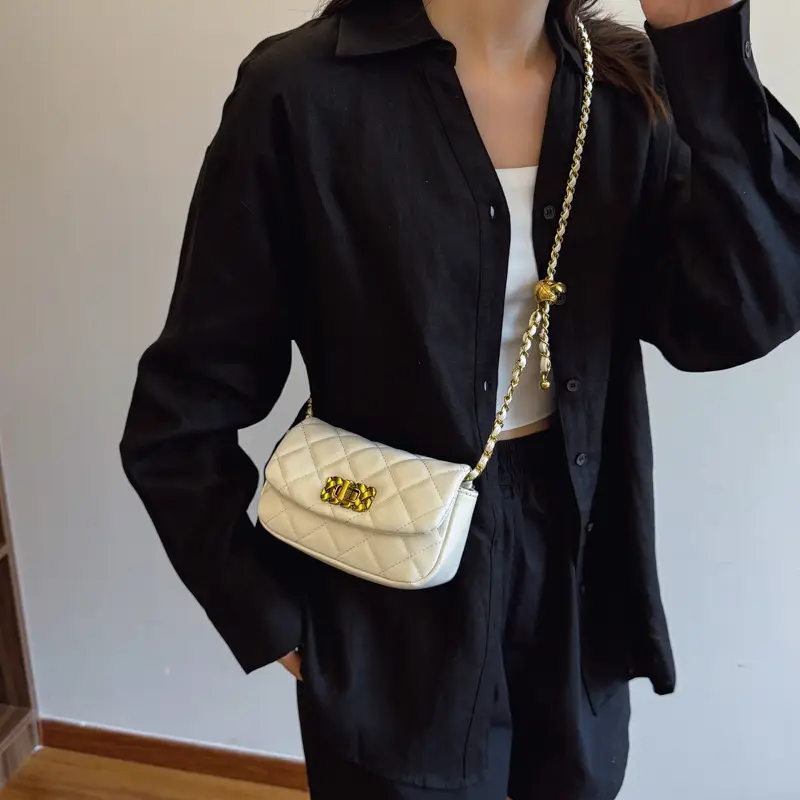 Black Rhombus Chain Crossbody Bag for Women - Image 5