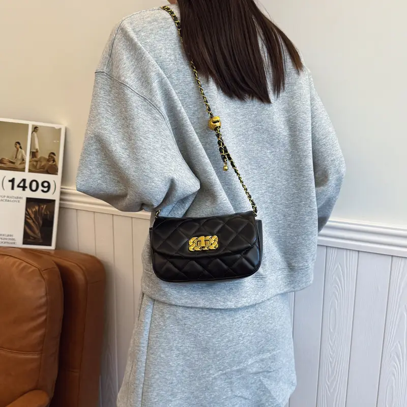 Black Rhombus Chain Crossbody Bag for Women - Image 6