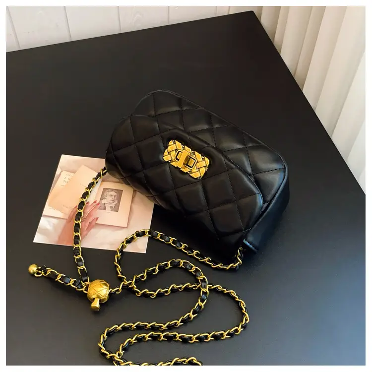 Black Rhombus Chain Crossbody Bag for Women — feature 10