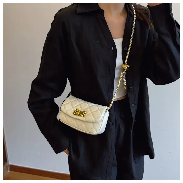 Black Rhombus Chain Crossbody Bag for Women — feature 11