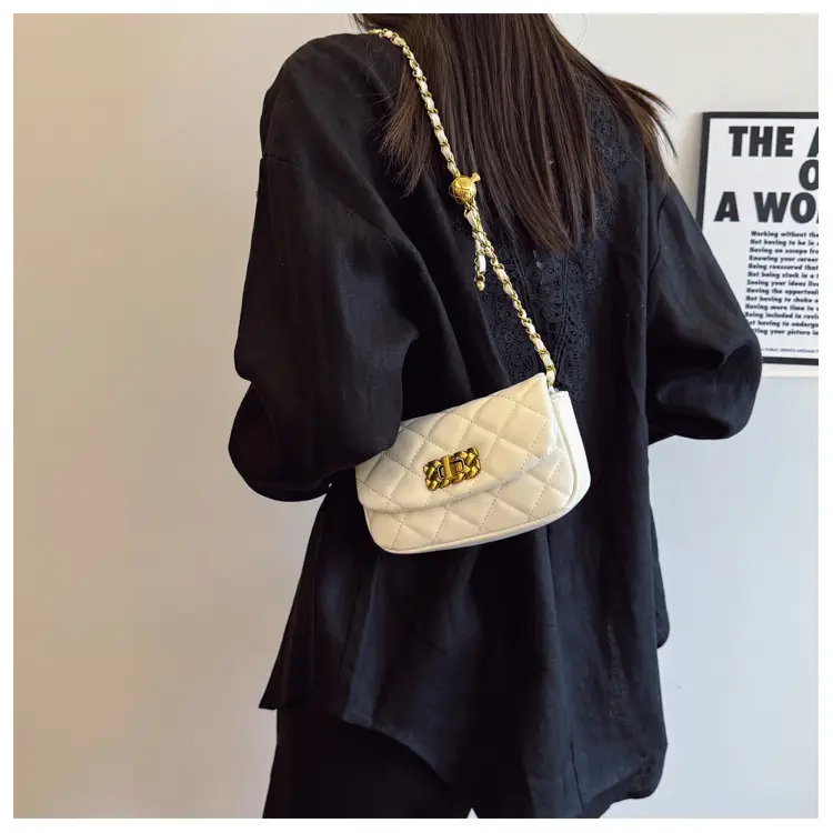 Black Rhombus Chain Crossbody Bag for Women — feature 13