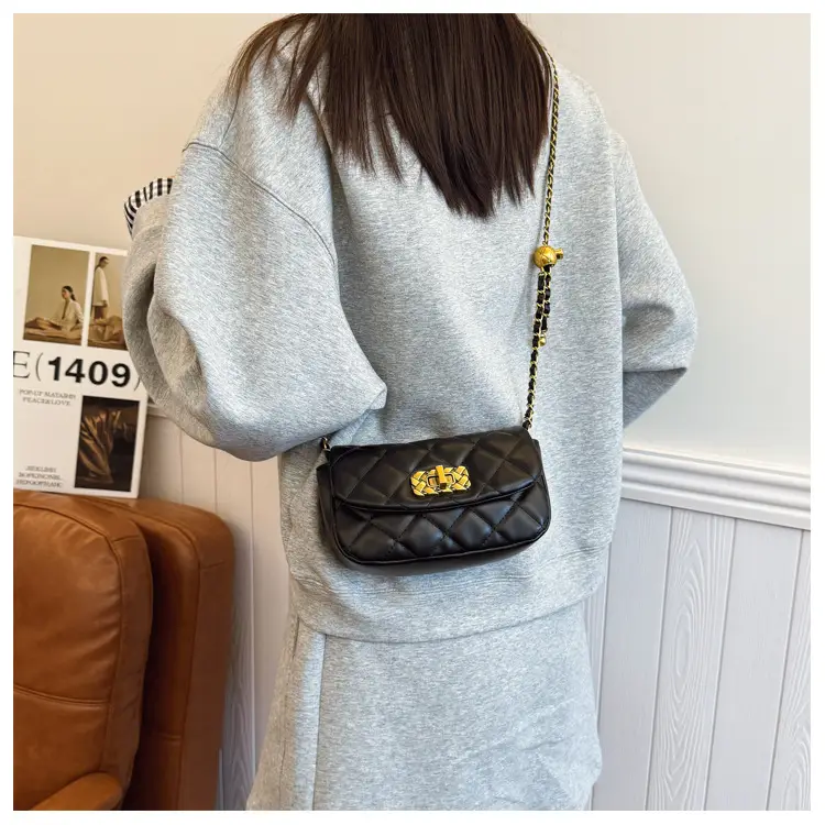 Black Rhombus Chain Crossbody Bag for Women — feature 14