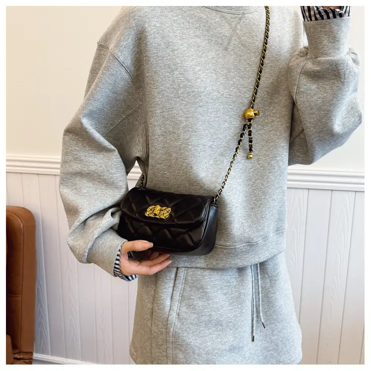 Black Rhombus Chain Crossbody Bag for Women — feature 15