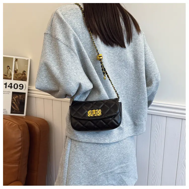 Black Rhombus Chain Crossbody Bag for Women — feature 16