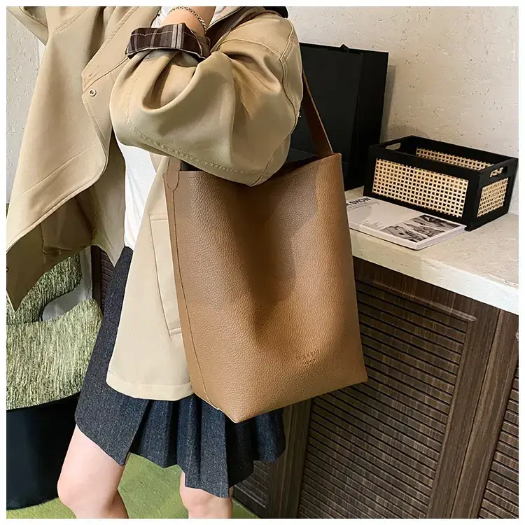 New Arrival Soft Leather Crossbody Bag Large Capacity — feature 24